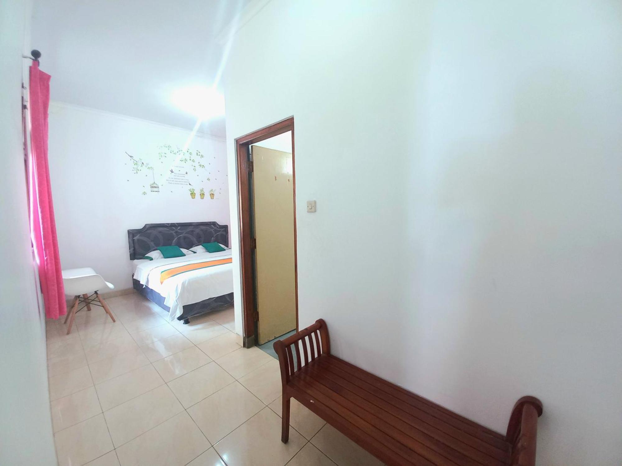 Homestay Jogja Dekat Gembiraloka By Simply Homy Yogyakarta Exterior photo